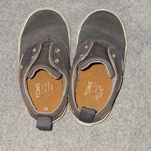 TOMS SNEAKERS